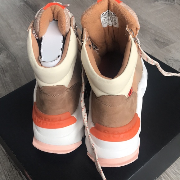 NWB Sorel Women's Kinetic RNEGD Conquest Waterproof Boot - Tawny Buff/Canoe - Picture 9 of 10